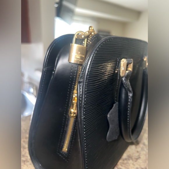 Louis Vuitton Pont Neuf Leather Handbag - Picture 2 of 3